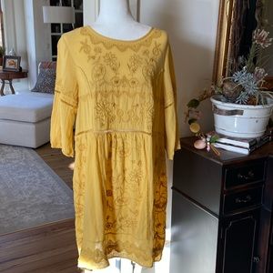 Anthropologie Akemi + Kin Embroidered BabydollTunic Yellow Dress size large